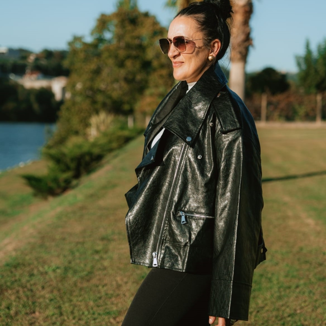 Casaca em ecopele oversize