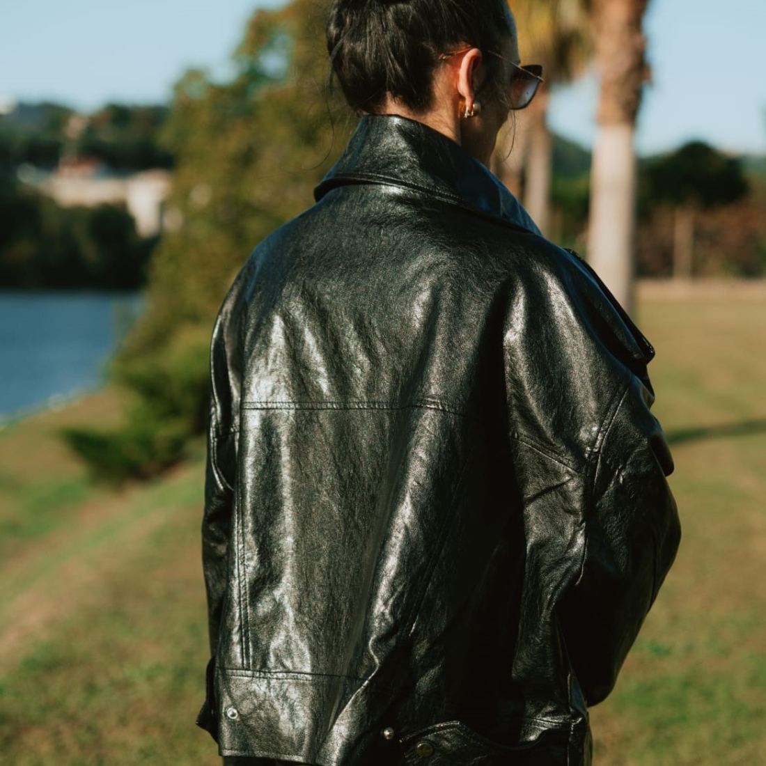 Casaca em ecopele oversize