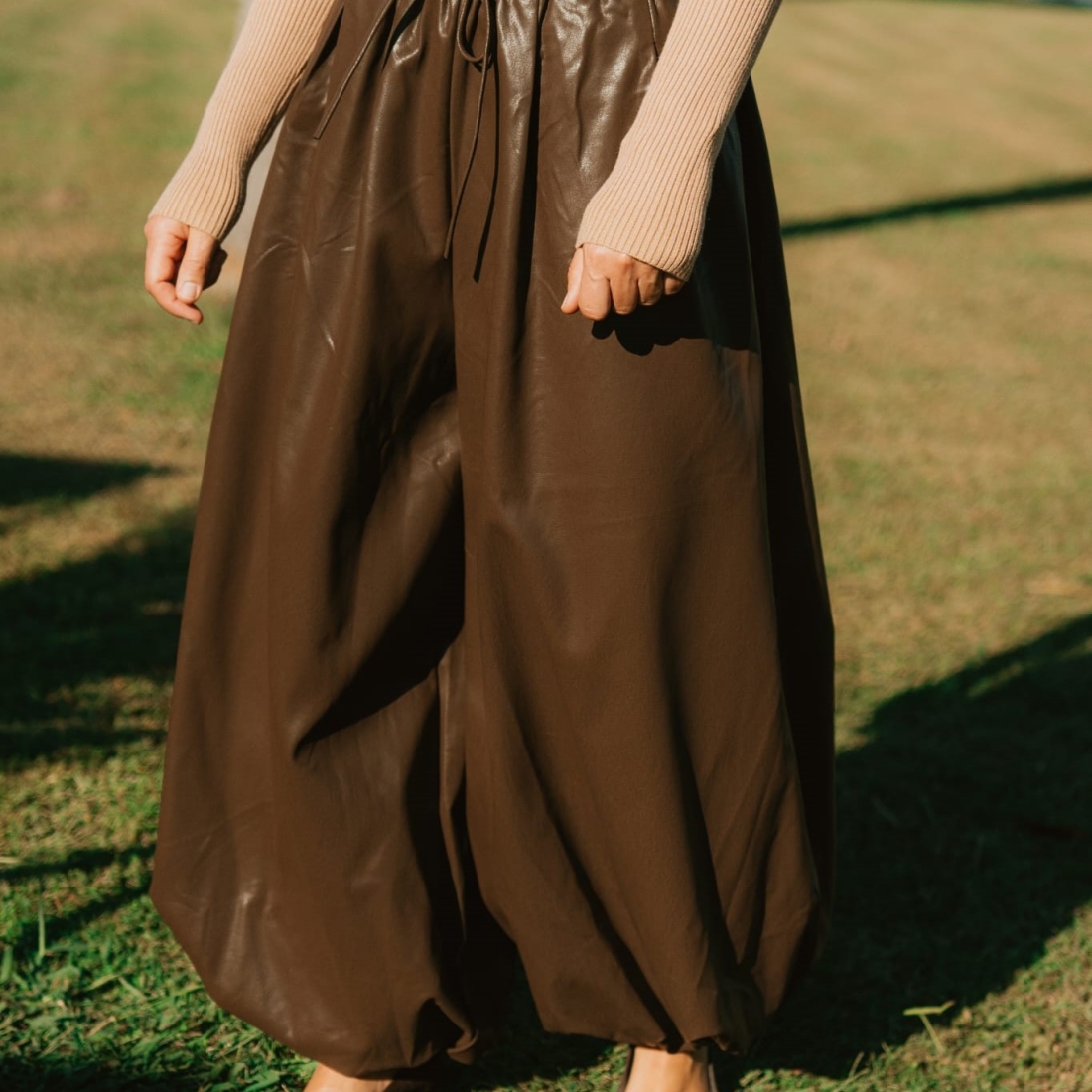 Calça em ecopele