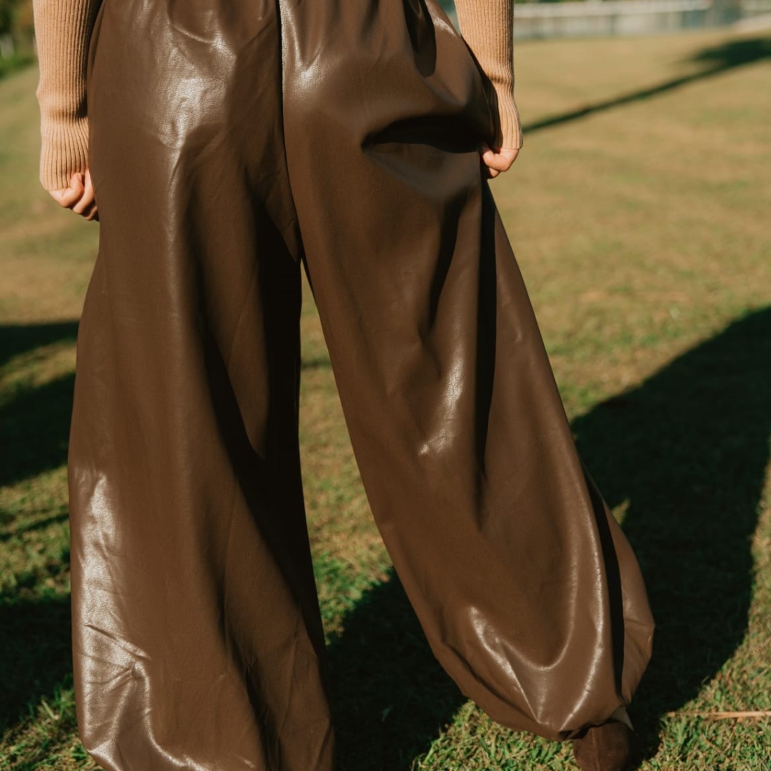 Calça em ecopele
