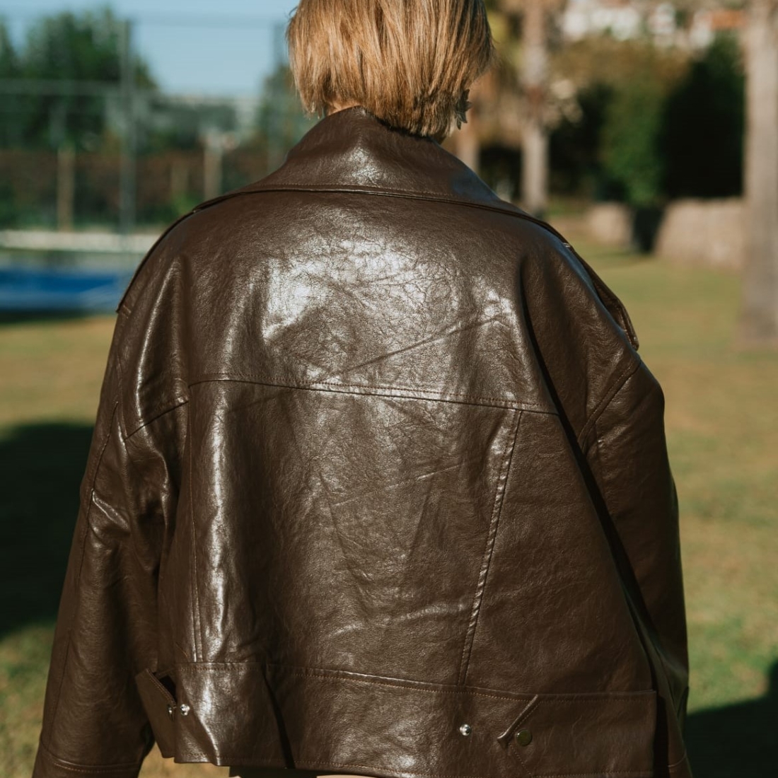 Casaca em ecopele oversize