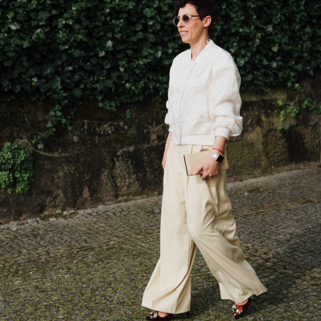 Calça branca ou amarela