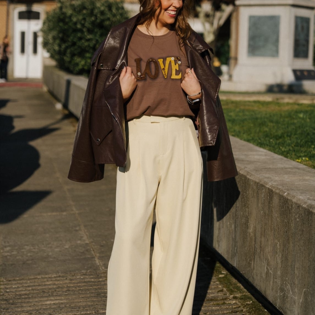 Calça branca ou amarela