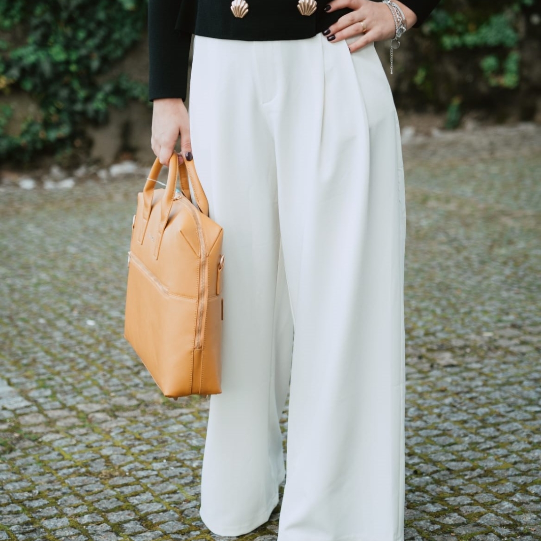 Calça branca ou amarela